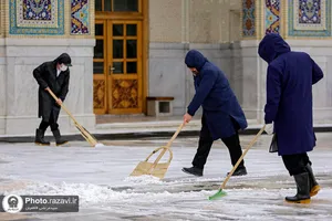 بارش برف در حرم مطهر رضوی