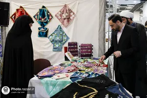بازدید قائم مقام تولیت آستان قدس رضوی از نمایشگاه دستاوردهای &laquo;مادران ارزش&zwnj;آفرین&raquo;