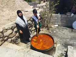 توزیع ۶۸ هزار پرس طعام حسینی بین نیازمندان بم