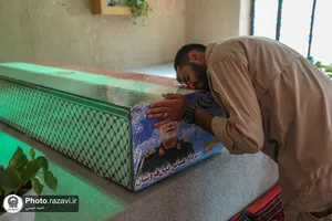 مراسم وداع با پیکر شهید نیلفروشان در مجتمع دانشجویی امام رضا (ع)