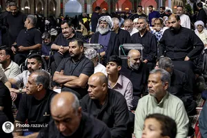 عزاداری زائران عرب زبان در حرم مطهر رضوی