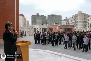 نواختن زنگ انقلاب در دبیرستان پسرانه علوم و معارف اسلامی امام رضا(علیه&zwnj;السلام)