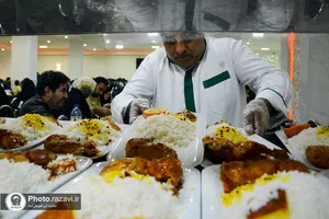 تشرف جمعی از بانوان سرپرست خانواده قمی به حرم مطهر رضوی