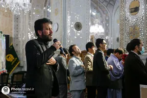 تشرف 300 دانشجوی غیر ایرانی به حرم مطهر رضوی