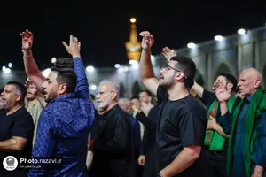 مراسم عزاداری دهه اول محرم زائران غیر ایرانی در حرم مطهر رضوی