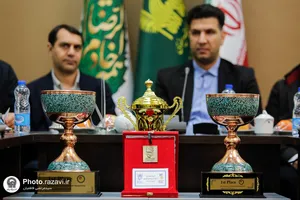 اهدای 4 جام هندبالیست&zwnj;های ایران به موزه آستان قدس رضوی