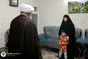 دیدار تولیت آستان قدس رضوی با دو خانواده فرزند پذیر مشهدی