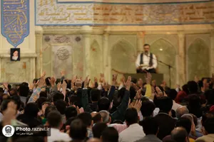 مناجات خوانی سحر&zwnj;گاهی ماه مبارک رمضان در حرم مطهر رضوی