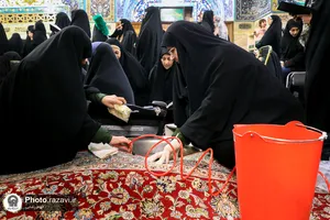 خدمت&zwnj;رسانی خدمه خواهر بارگاه منور رضوی در شب&zwnj;های قدر
