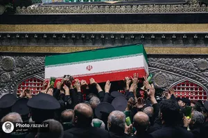 طواف پیکر رهبر شهید