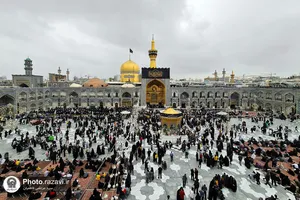 سیاه&zwnj;پوشی حرم مطهر رضوی در آستانه شهادت امام صادق علیه&zwnj;السلام