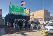 استقبال موکب شرکت قند چناران از زائران در مسیر منتهی به مشهد
