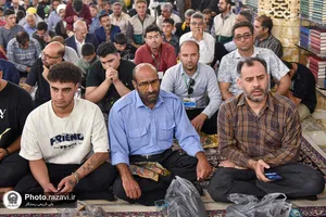 تشرف روشن&zwnj;دلان و توان&zwnj;یابان استان&zwnj;های مرکزی و زنجان به حرم مطهر رضوی