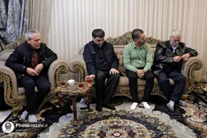 دیدار تولیت آستان قدس رضوی با خانواده شهیدان نظام دوست و آدینه