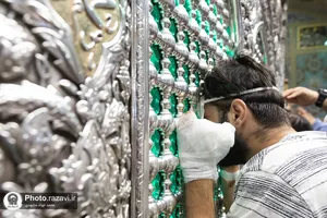 تشرف جمعی از مجروحان لبنانی به حرم مطهر رضوی