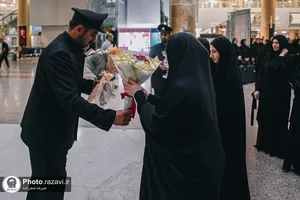 استقبال از زائرین گرجستانی در فرودگاه مشهد