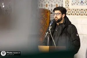 تشرف جمعی از زائرین غیر ایرانی به حرم مطهر رضوی