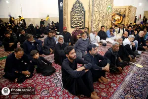 عزاداری زائرین غیر ایرانی در حرم مطهر رضوی