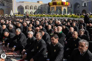 آیین تعویض پوش ضریح و پرچم گنبد منور رضوی در روز میلاد امام مهربانی&zwnj;ها