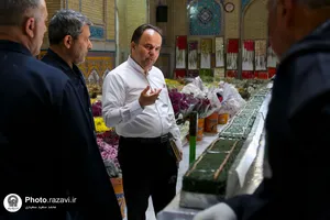آماده&zwnj;سازی گل&zwnj;آرایی حرم مطهر رضوی در دهه کرامت