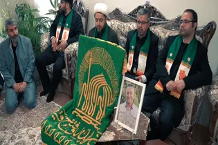 خانواده چهار شهید جنگ رمضان میزبان کاروان «زیر سایه خورشید» شدند