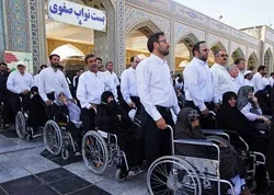 تشرف 100 زائر سالمند و توان‌یاب مشهدی به حرم مطهر رضوی در آستانه میلاد امام رضا(ع)