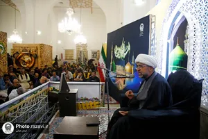 عزاداری زائرین غیر ایرانی در حرم مطهر رضوی