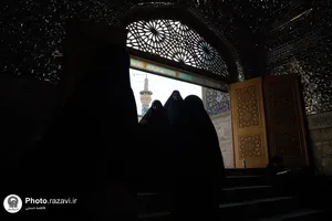 حال و هوای حرم مطهر رضوی در روز ولادت پیامبر اکرم (ص) و امام جعفر صادق علیه&zwnj;السلام