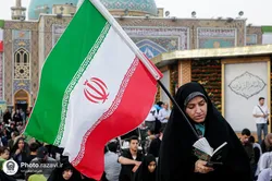 نجوای عارفانه زائران حرم مطهر رضوی با یگانه خالق هستی در روز عرفه