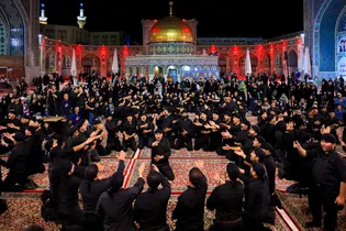 عزاداری سنتی شب دوم محرم در «حسینیه حرم»