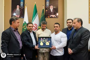 اهدای مدال&zwnj;های قهرمان پرورش اندام جهان به موزه آستان قدس رضوی