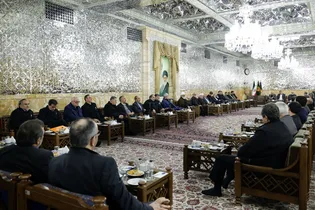 دیدار وزیر امور اقتصادی و دارایی و فعالان اقتصادی کشور با تولیت آستان قدس رضوی