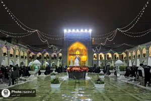 حال و هوای حرم مطهر رضوی در شب مبعث