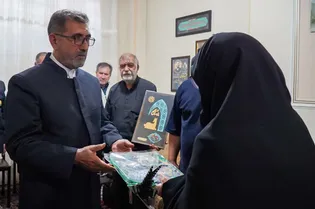 دلجویی خادم‌یاران فارس از دو خانواده شهید جنگ رمضان