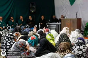 حضور خدام حرم مطهر رضوی در زندان مشهد