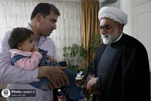 دیدار تولیت آستان قدس رضوی با چهار خانواده فرزندپذیر بهزیستی
