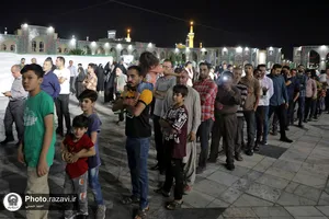 خدمت جمعی از ورزشکاران در چایخانه حضرت