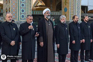 خطبه&zwnj;خوانی خدام بارگاه منور رضوی در چهلمین روز خاکسپاری رهبر شهید انقلاب