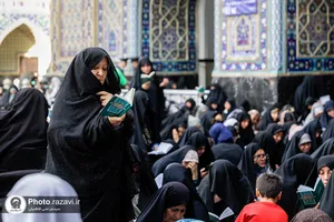 قرائت دعای پرفیض عرفه در حرم مطهر رضوی
