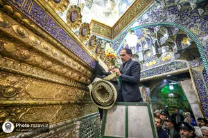 آیین سیاه&zwnj;پوشی ضریح مطهر حضرت معصومه سلام الله علیها