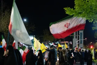تجمع دانشجویان دانشگاه بین‌المللی امام رضا علیه‌السلام در دفاع از مدافعان وطن