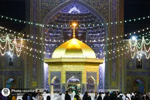 حرم مطهر رضوی در شب ولادت امام حسین(علیه&zwnj;السلام)