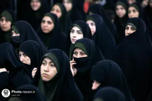 اهدای نشان خادمیاران خواهر رواق کودک