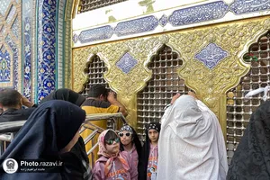 تشرف جمعی از نابینایان به حرم مطهر رضوی