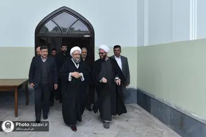نشست صمیمی آیت الله آملی لاریجانی با طلاب مدرسه عالی فقاهت