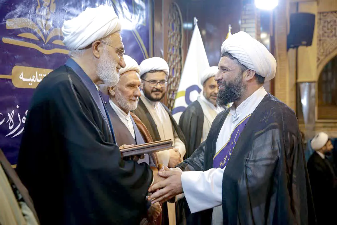 کسب رتبه سوم پژوهشی نخبگان حوزه علمیه خراسان توسط مسئول فرهنگی زیارتگاه شهید مدرس (ره) کسب رتبه سوم پژوهشی نخبگان حوزه علمیه خراسان توسط مسئول فرهنگی زیارتگاه شهید مدرس (ره)
