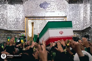 طواف پیکر رهبر شهید