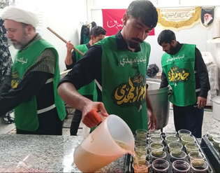 خادم‌یاران نرماشیر پذیرای ۱۰۰ هزار زائر امام شهید در قم بودند