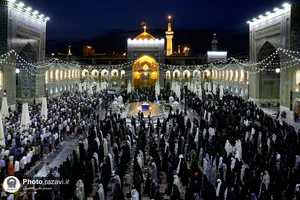 حال و هوای حرم مطهر رضوی در شب شهادت امام محمدباقر علیه السلام