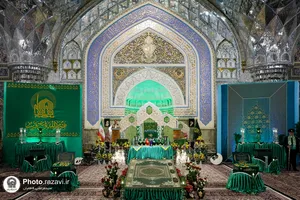 آیین تعویض پرچم گنبد منور رضوی در روز میلاد امام رضا(علیه&zwnj;السلام)